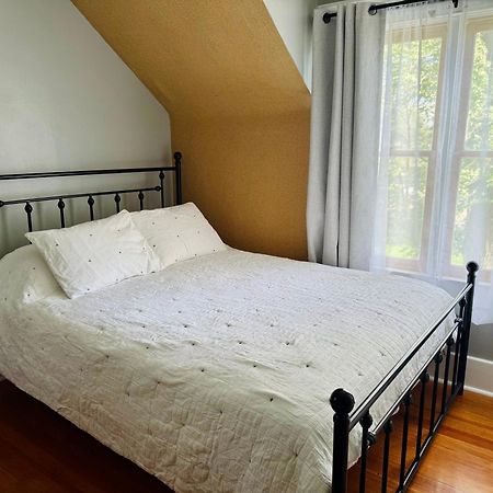 Hudson House Bed And Breakfast 휘트랜드 외부 사진