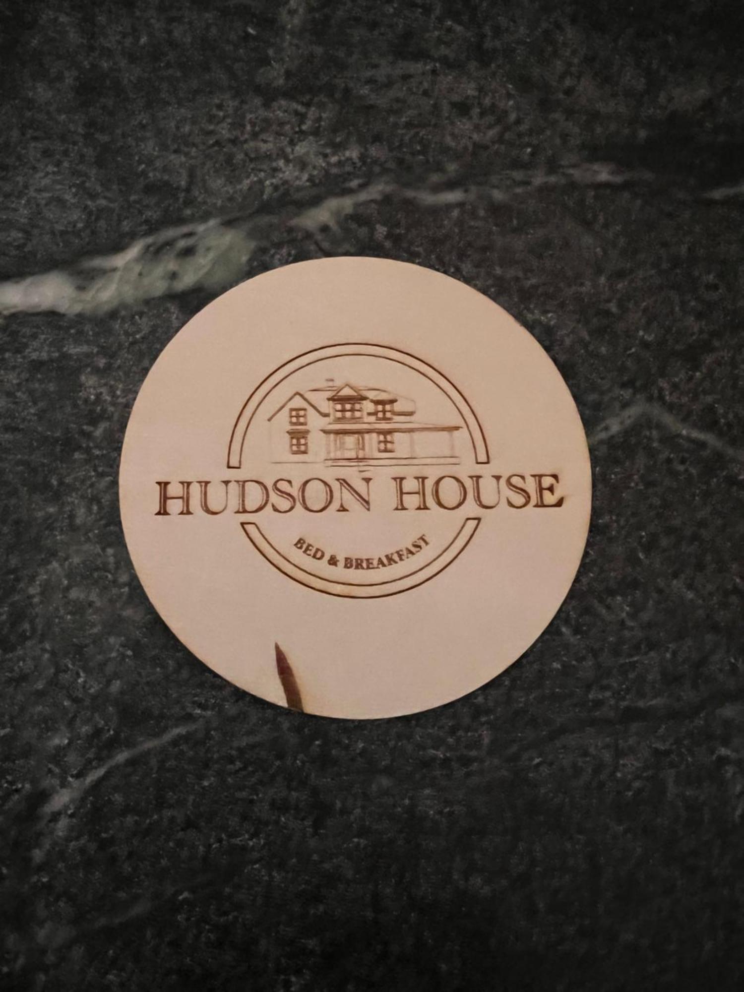 Hudson House Bed And Breakfast 휘트랜드 외부 사진